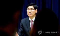 연임 성공한 이광구 우리은행장 내정자 기자회견