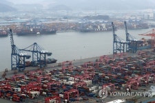 설 연휴 부산신항 정상운영