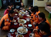 화마에 칼부림까지 산전수전 할머니에게 정을 선물한 소방대원