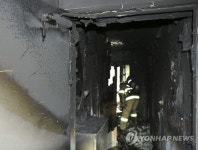 청주 아파트서 불…60대 여성 전신화상