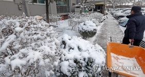 도심 아파트 제설작업