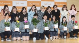 탈북 청소년들에게 희망 화분 전해요
