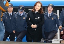 특검 소환되는 박채윤 와이제이콥스메디칼 대표