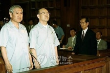 미완의 5·18 군 37년 외면했고 과학수사 응답했다