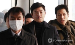 '묵묵부답' 고영태