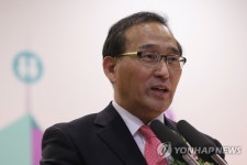 홍윤건설(주) | 축사하는 홍윤식 장관