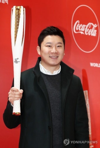 평창올림픽 성화 든 진종오 선수