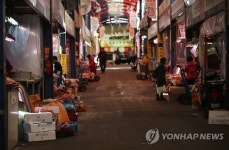 발길 끊긴 축산물 시장