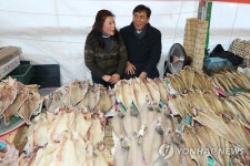 안희정, 여수수산시장 방문