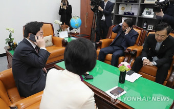 권성동 위원장실 찾은 법사위원들