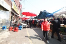 개 짖는 소리 사라진 모란시장 첫 5일장 가보니