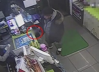 편의점 털고 신고해달라…생활고에 자발적 감옥行 늘어(종합)