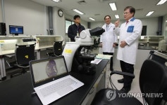 최양희 장관, 전북흡입안전성연구본부 방문