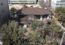 선고 앞두고 긴장감 도는 대통령 사저