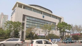 1억·외제차에 도박자금까지 받은 버섯 전문 공무원