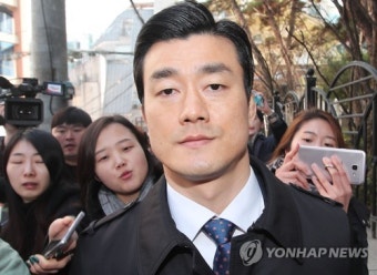 아무 대답 없는 이영선 행정관
