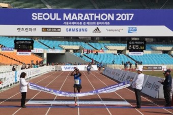 케냐 키프로투, 서울국제마라톤 우승…2시간5분54초