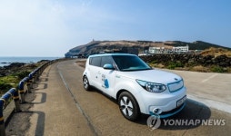 제주 우도를 달리는 전기차 쏘울EV