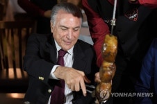 브라질산 부패닭고기 파문 확산…대형마트·편의점서 퇴출(종합)