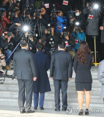 [SNS돋보기] 박근혜 전 대통령 검찰 출석…