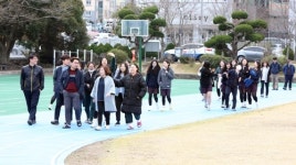 비만과의 전쟁 나선 여고…급식 개선, 에어로빅교실도