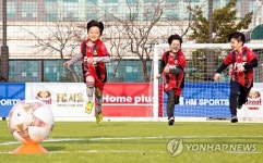 홈플러스 일산점 옥상에서 축구해요