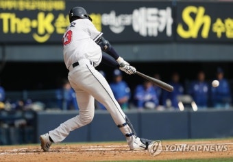 정진호 3타점…두산, 시범경기 3연승…삼성, 4연패