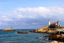 [길따라 멋따라] 지중해 같은 기장 죽성성당…해변 이색 등대