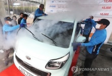 어르신들이 꼼꼼하게 세차 해드려요