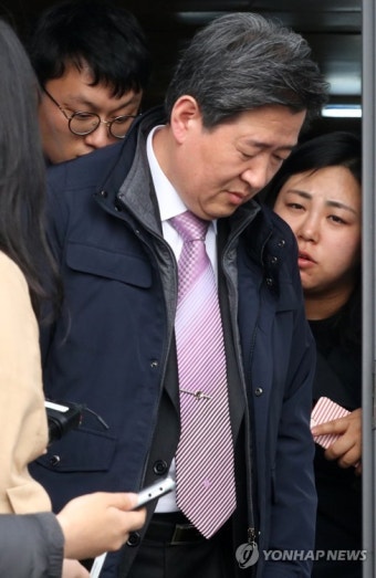 세월호 미수습자 가족 만난 윤 차관