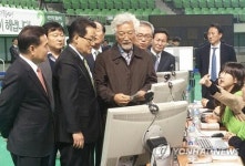 국민의당 경선 투표 참여한 강신성일 전 의원