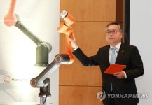 협동로봇 HCR-5 소개하는 신현우 대표