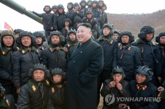 北 김정은, 탱크병 경기대회 참관…