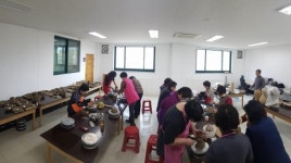 [카메라뉴스] 고려청자 직접 빚어보세요