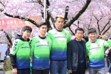 [카메라뉴스] 전북 축구 4인방, 벚꽃 캠퍼스에 떴다