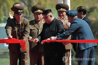 北, 외신 불러 여명거리 준공식 개최…김정은 참석(종합)