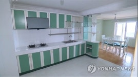 평양 여명거리 아파트의 내부 모습