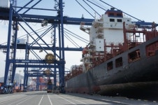 부산항 허치슨터미널 작년 9년만에 흑자 전환