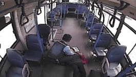 의식 잃은 승객 심폐소생술로 살려낸 버스기사