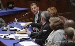 유나이티드 사태 겪은 美일리노이, 승객 강제퇴거 금지입법 추진