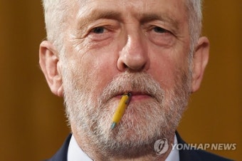英 노동당 코빈 총선전략, 트럼프 벤치마킹…