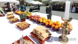 안상수 창원시장 3·15 의거 희생자 위령제 참석