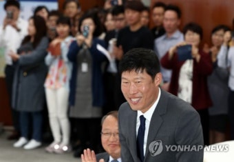 유해진, '국세청 홍보대사 열심히 할게요'