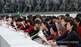 북한군 창건 85주년 헌화행렬