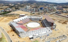 모습 거의 갖춘 올림픽플라자