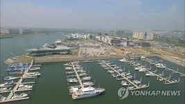 아라뱃길에 웬 화상경마장?…물류단지 입주기업들 반발
