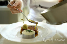 유명식당 평가 미슐랭가이드, 꿀직장?…이렇게 일 많을 줄이야