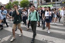 경북대로 향하는 안철수