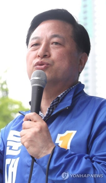 김두관 