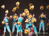 중국 서커스 종합공연 열린 구로아트밸리 예술극장